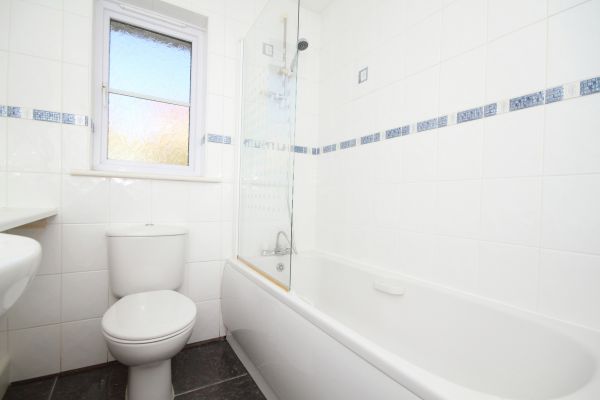 Cost of Shower Window Replacement in Auburn